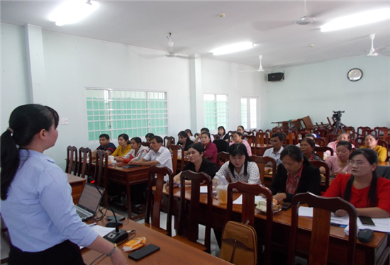 Hội Liên hiệp Phụ nữ tỉnh Trà Vinh: Tập huấn hướng dẫn tổ chức đối thoại chính sách và giám sát về bình đẳng giới